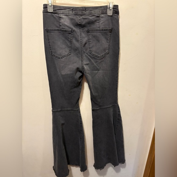 Free People | Just Float On Bell Bottom Flare Jeans Washed Black Gray Raw Hem 26 - Picture 8 of 9